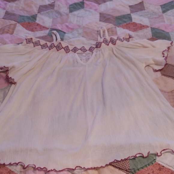 Summer off the shoulder top - Picture 3 of 7